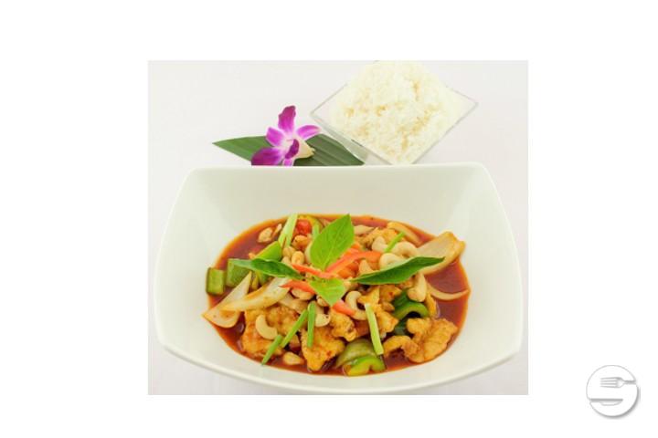 Pad Med Mamuang - Tuktuk Thaikitchen