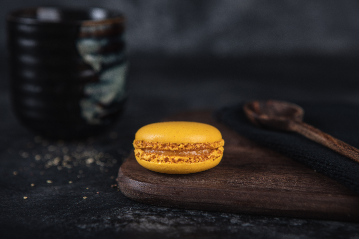 Mango Macaron - Pitaya