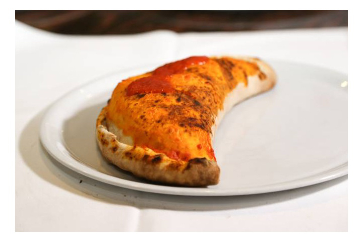 Pizza Calzone - Sabor Restaurant
