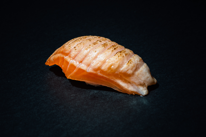 Tataki-style Nigiri Salmon - Toriko