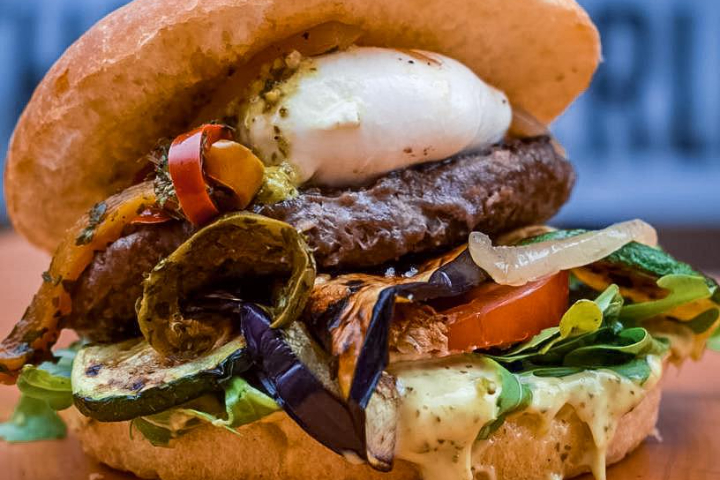 Mediterranean Beef Burger - Burgerland Bussy