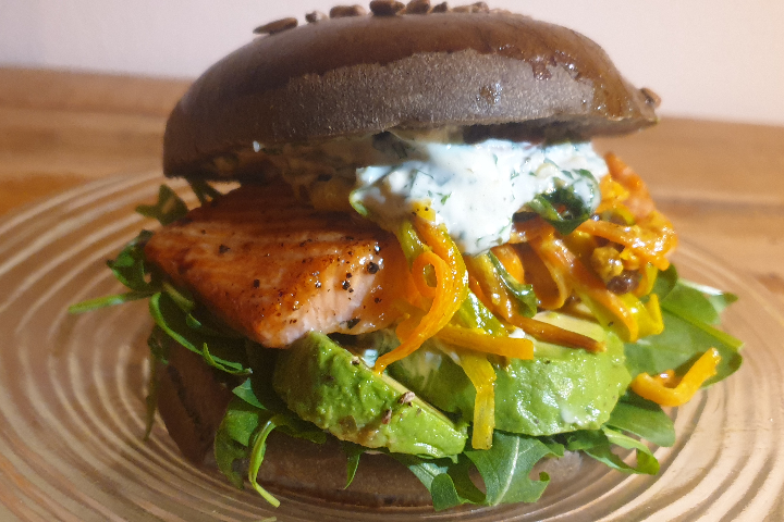 Salmon Black Burger - Burgerland