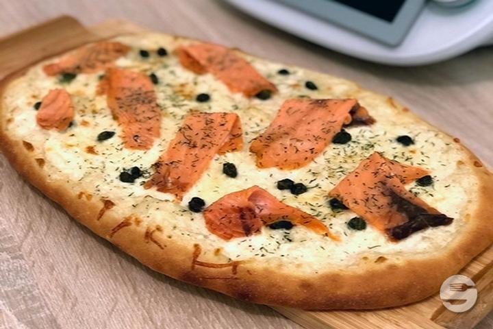 Salmon Pizza - La Victoire 31
