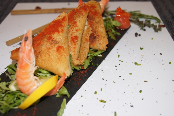 Puff Pastries Filled with Seafood, Crunchy Flavor - La Victoire 31