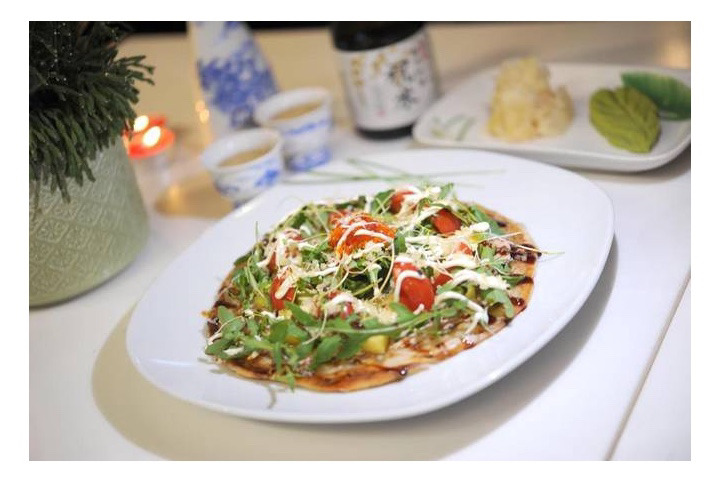 Thunmousse Pizza - Neon Sushi