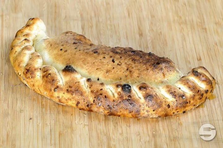 Pizza Calzone - Brasserie Restaurant Atlantic