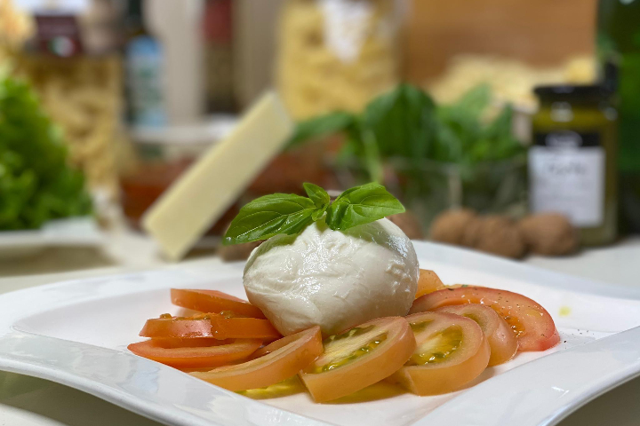 Caprese Salad - La Destinazione *
