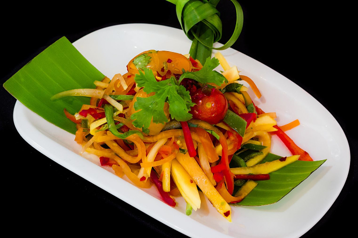 Papaya Thai Salad - GiGi Sushi Bar