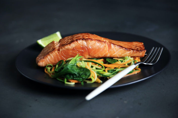 A portion of salmon tataki - GiGi Sushi Bar
