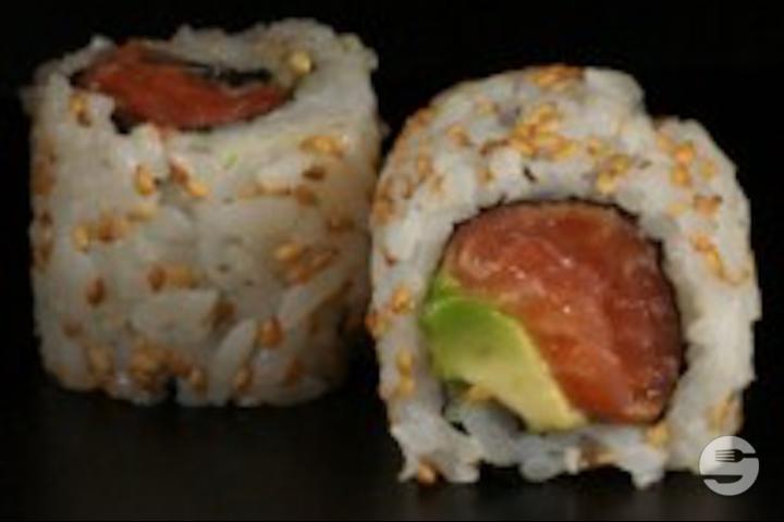 C4 - Smoked Salmon and Avocado (8pcs) - Wasabi Sushi