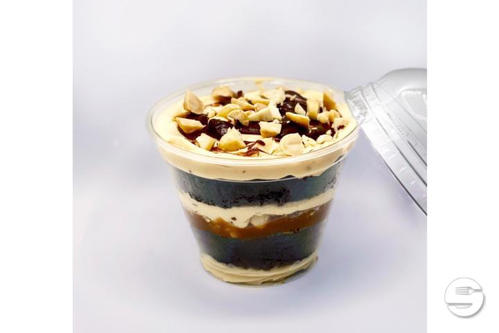 Snickers jar cake - American Bakery