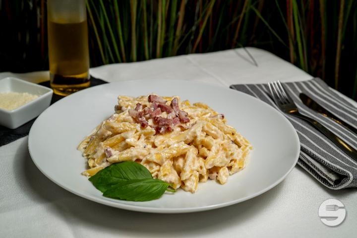 Penne Carbonara - Pomodoro Pasta e Basta