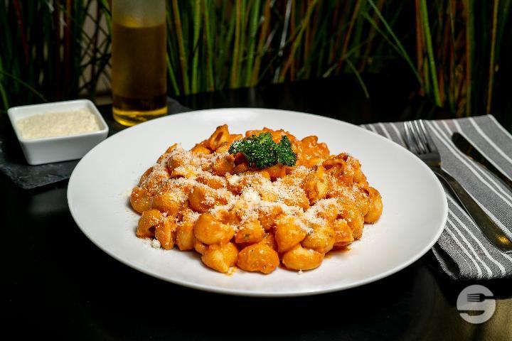 Pipe à la Cinque P - Pomodoro Pasta e Basta