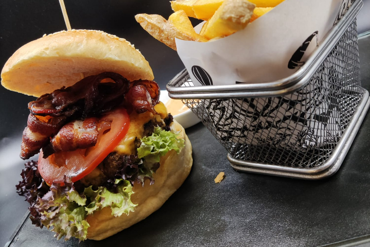 Cheese Burger - Daytona Diner