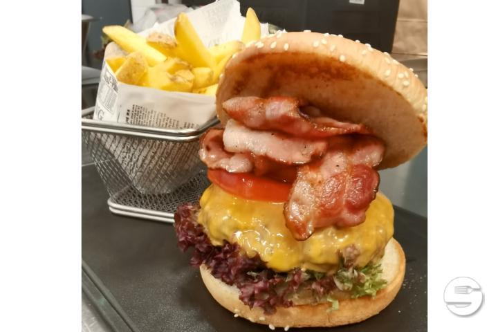 Cheese Burger - Daytona Diner