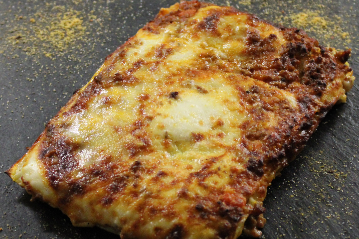 LASAGNE - Janni Pizzakurier & Take Away