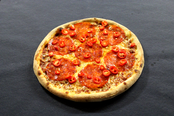 25. PIZZA A LA DIAVOLA (VERY SPICY) - Janni Pizzakurier & Take Away