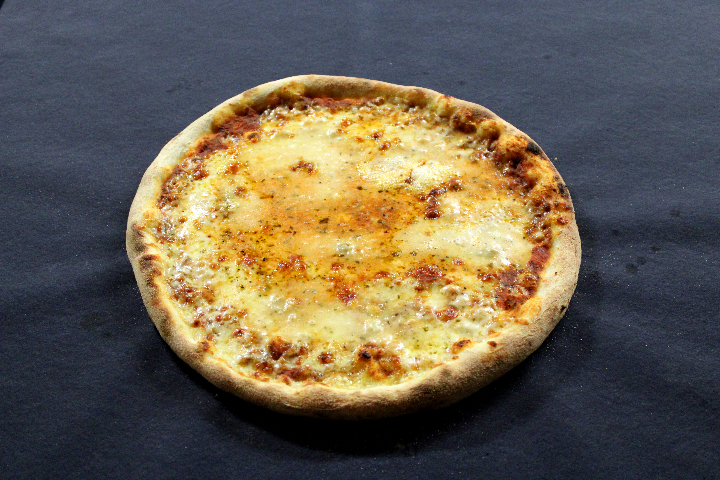 23. PIZZA QUATTRO FORMAGGI - Janni Pizzakurier & Take Away