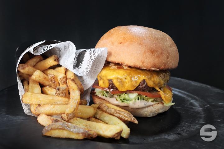 Beef Cheese Burger - Republic Burger