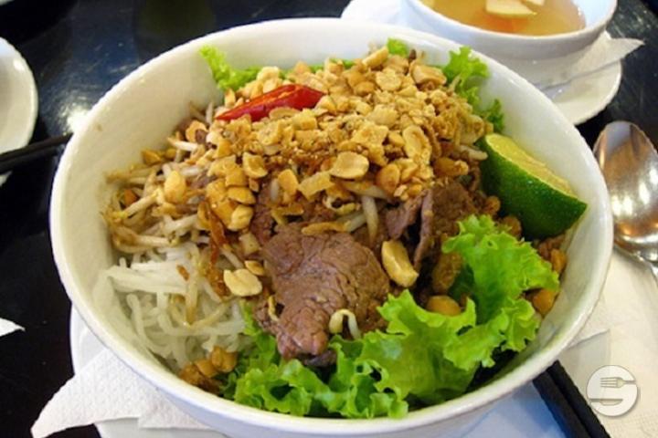 Sautéed Rice Noodles with Beef Bò Bún Nam Bộ - Pho Thu