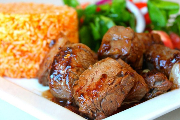 White Rice with Beef Luc Lac Com bo Luc Lac - Pho Thu