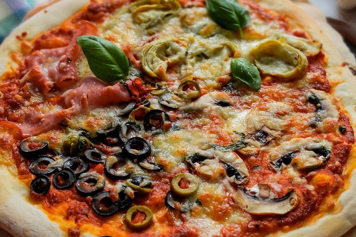 Pizza Quattro Stagioni - Amore Pizzeria