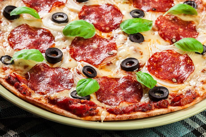 Pizza Salame - Amore Pizzeria