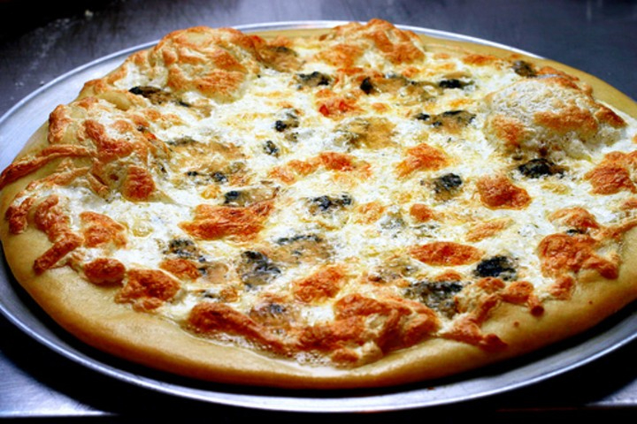 Pizza Gorgonzola - Amore Pizzeria