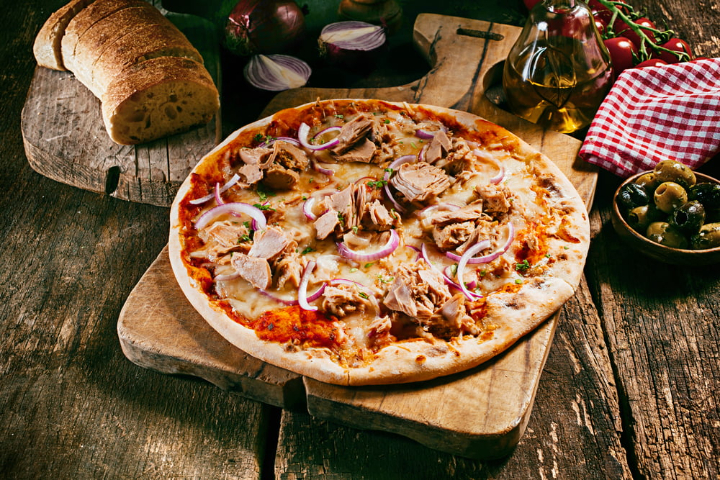 Pizza Tonno - Amore Pizzeria