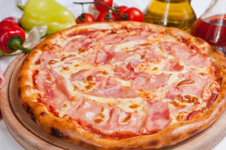 Pizza Prosciutto - Amore Pizzeria