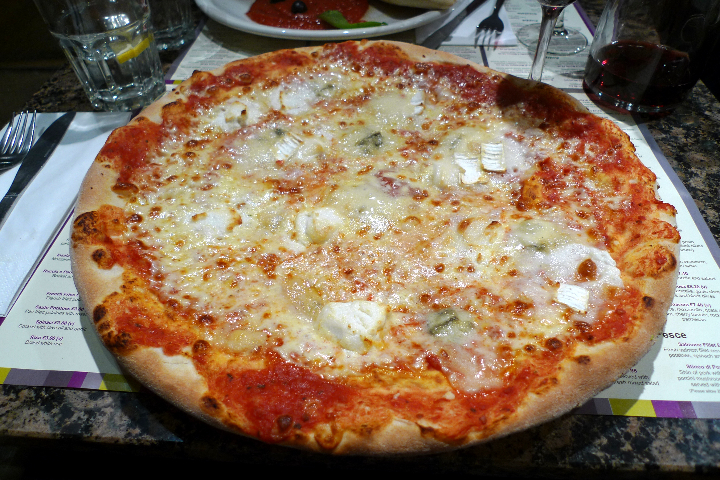 Pizza Quattro Formaggi - Amore Pizzeria