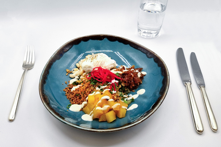 Healthy Bowl with poached egg - The Lounge at Park Hyatt Zürich