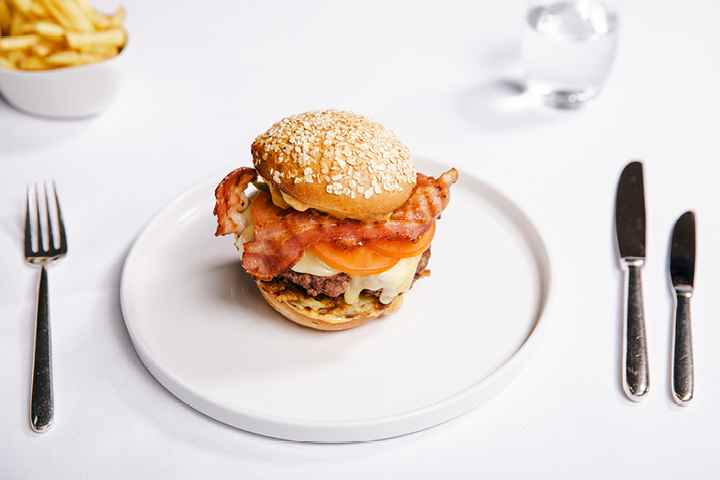 Swiss Burger - The Lounge at Park Hyatt Zürich