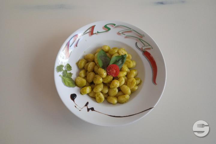 Gnocchi al Pesto - La Gondola