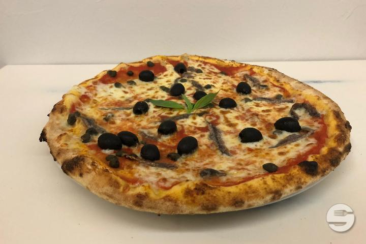 Pizza Napoletana - La Gondola