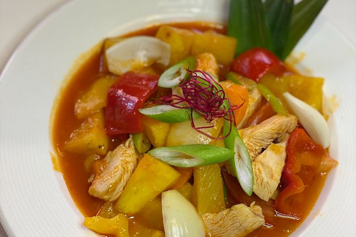 Phad Priao Waan (with jasmine rice) - Su's Thai Kitchen