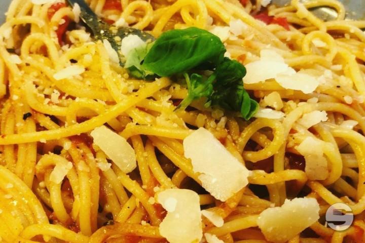 Pasta Arrabiata - Cafe DOR