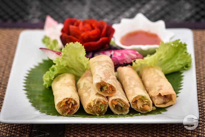 8101 Poh Pia Tod (vegetarian) - spring rolls - Benjarong Thaï Restaurant