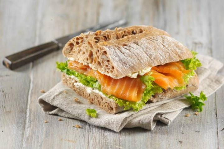 Smoked salmon walnut bread - Nordsee Shopville