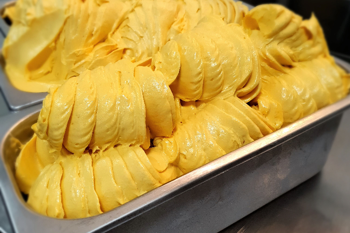 Mango (v) - La Golosa Gelato Bern