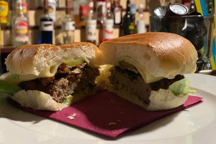 Rinds-Hamburger - BARACOA Bar - Restaurant - Lounge