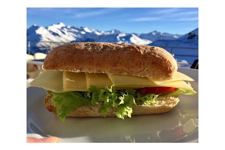 Käse Sandwich - BARACOA Bar - Restaurant - Lounge