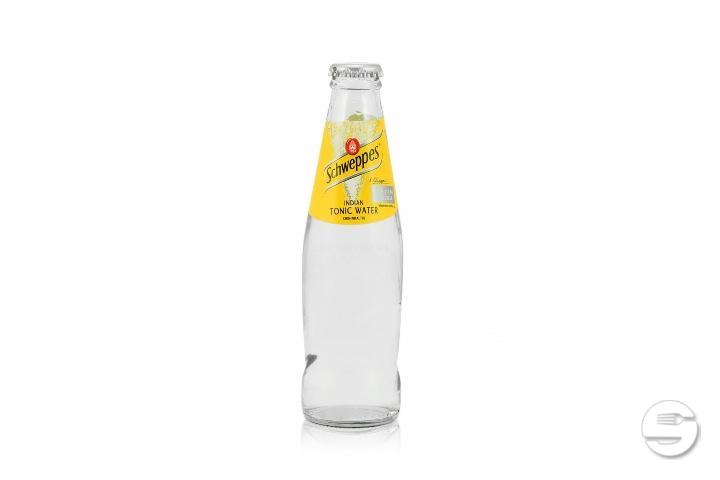Schweppes Tonic, Lemon - BARACOA Bar - Restaurant - Lounge