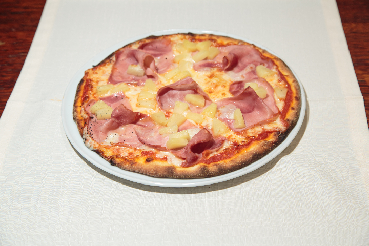 PIZZA HAWAII - BARACOA Bar - Restaurant - Lounge