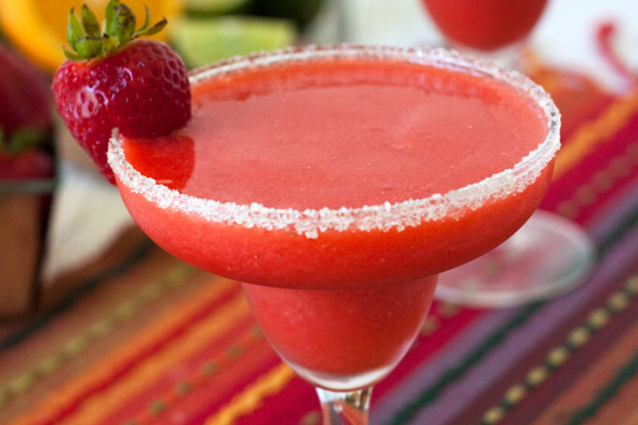Erdbeer Margarita - BARACOA Bar - Restaurant - Lounge