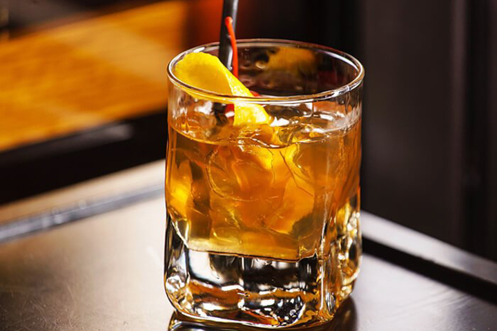 Amaretto Sour - BARACOA Bar - Restaurant - Lounge