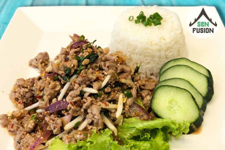 Menu Lap Moo - Salade épicée au porc - Sen Fusion