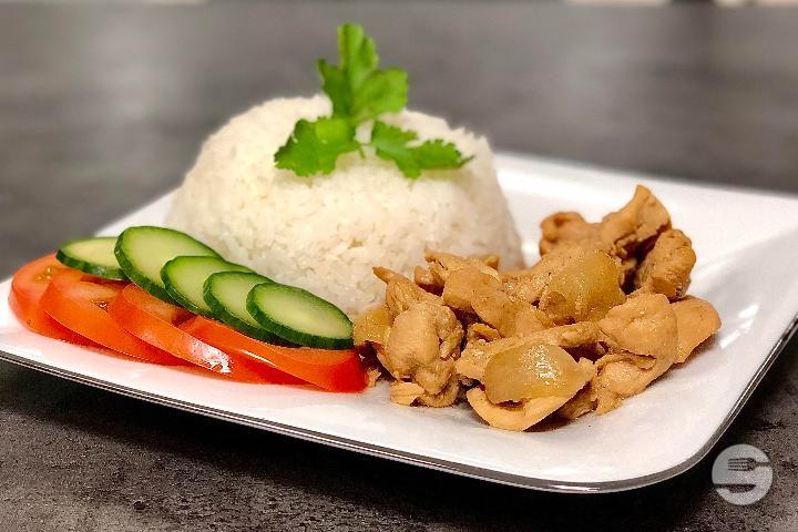 White Rice with Meat of Your Choice - Mê Kim