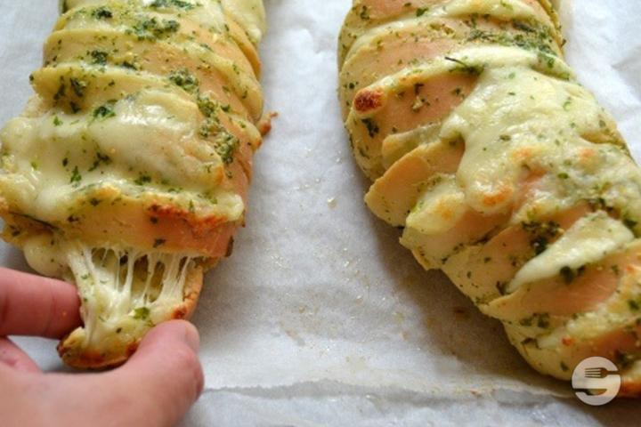 Royal Garlic Bread - Mister Pizza Morges