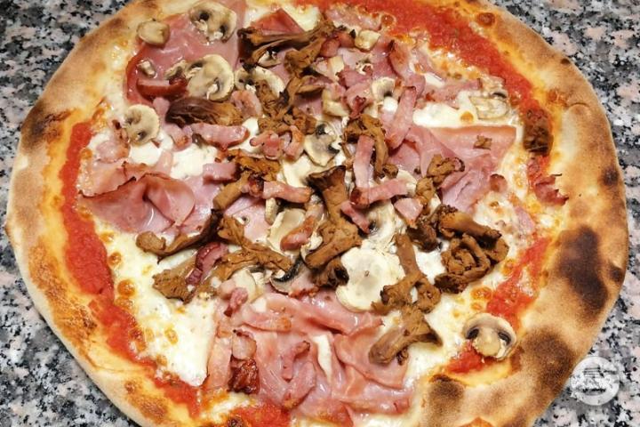 Hunter - Mister Pizza Morges